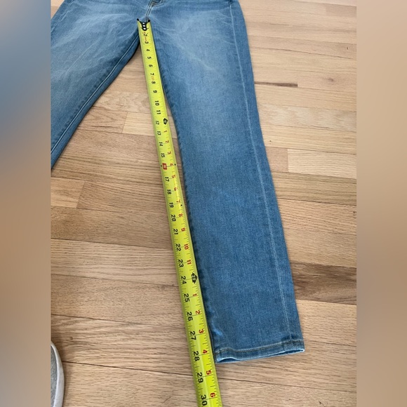 7 for all Mankind High Rise Gwenevere Ankle Cut Jeans.  Women’s size 30. - Picture 2 of 6